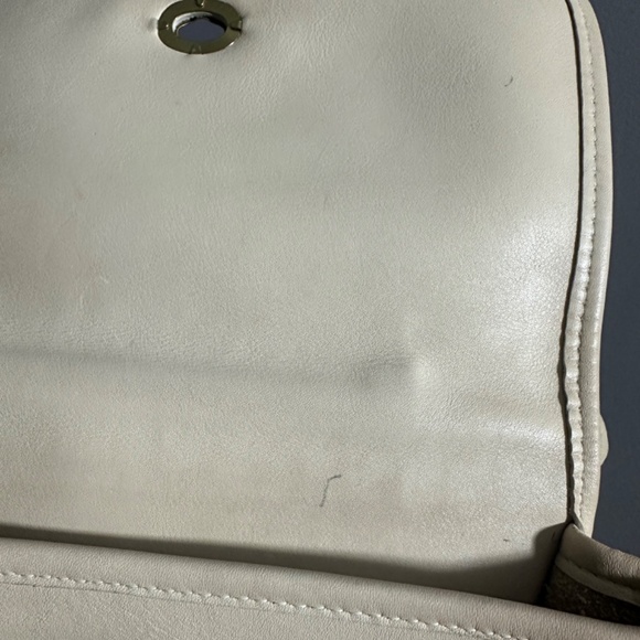 Vintage Coach Court - Picture 3 of 15